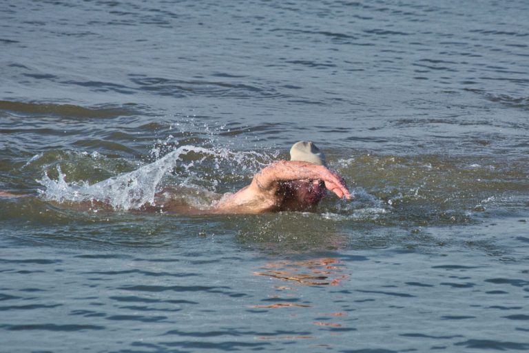 benefits-of-cold-water-swimming-herts-young-mariners-base