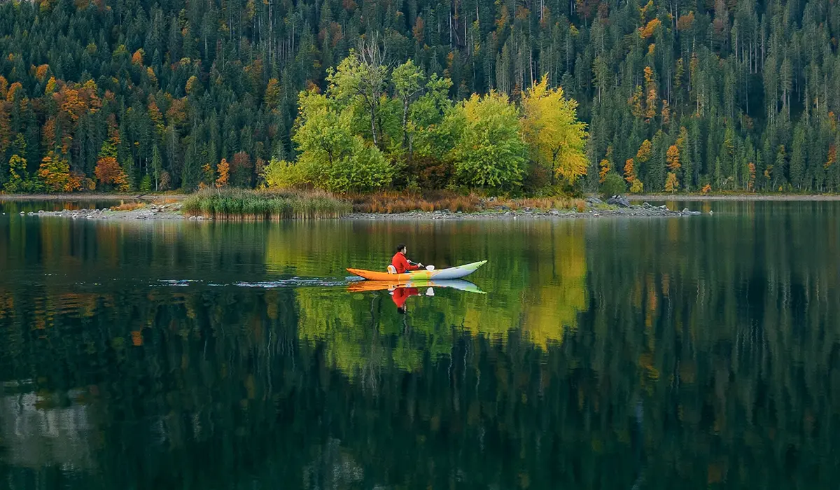 Benefits of Kayaking Courses - Hertfordshire